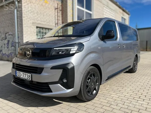 Opel Uzņēmums pārdod Opel Zafira Life 9-vietīgu busu. 