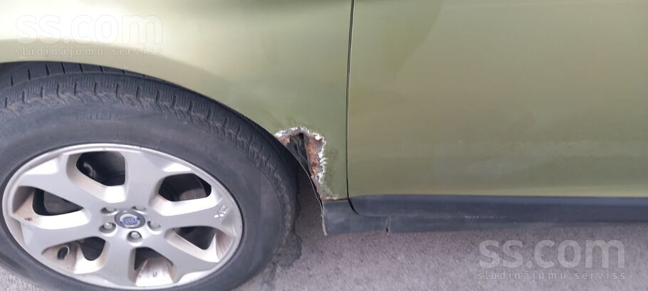 Volvo Pārdodu automašīnu laba kārtībā ar defektu jāmaina