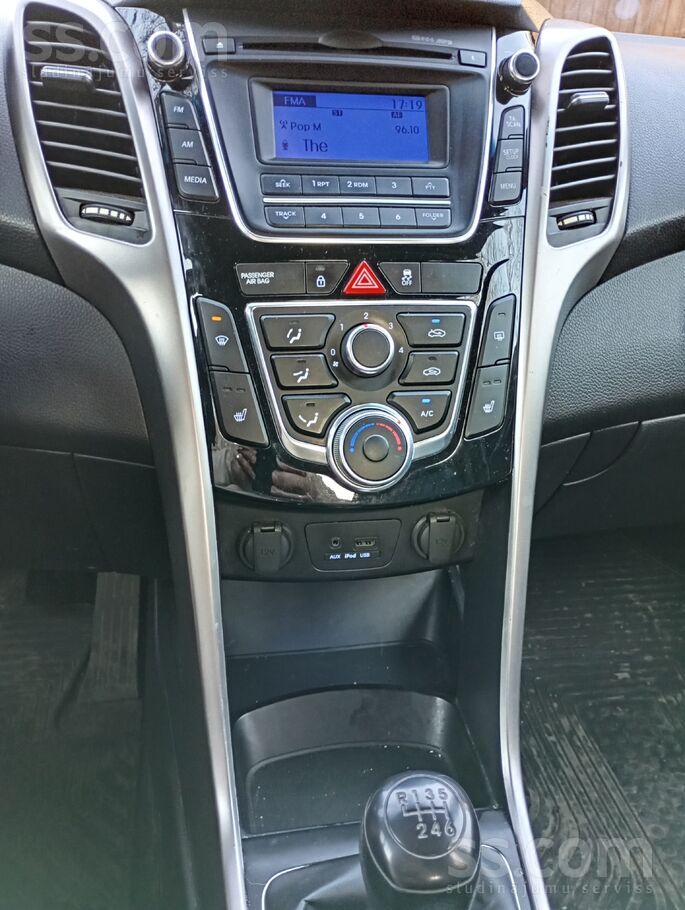 Hyundai Pārdod ekanomisku auto hjundai i30 līdzi nāk ziema