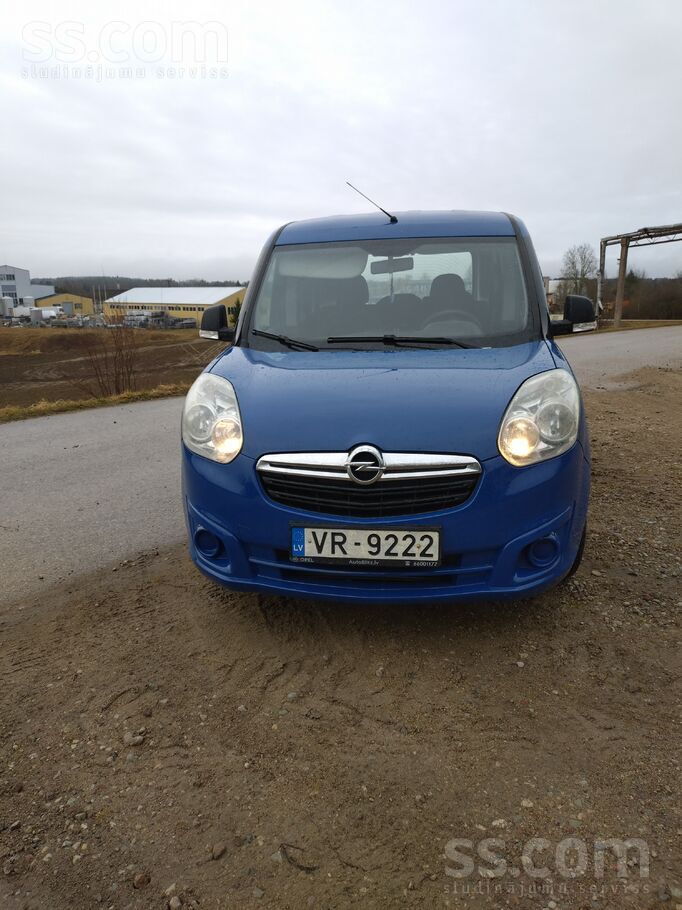 Opel Jauna Ta. Vizuāli defekti. brauc labi. izskatu mai