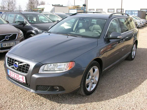 Volvo Volvo V70 Summum 2.4 D5 129kw ar automātisko kārbu