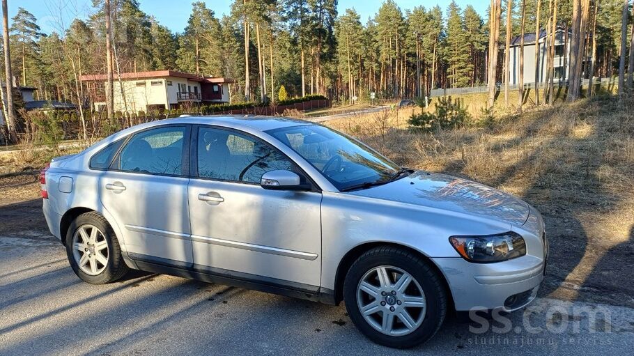 Volvo Pārdodu regulāri koptu un teicami uzturētu auto iz