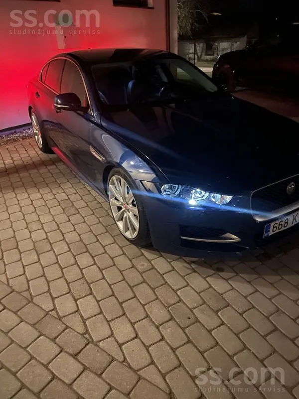 Jaguar Automobilis galvenokārt tika izmantots braucieniem