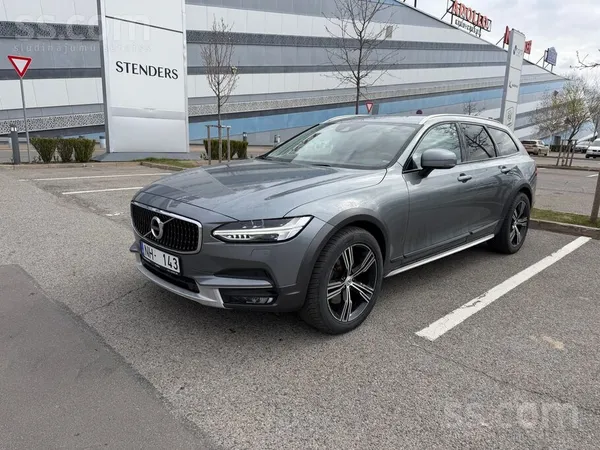 Volvo Sakarā ar jauna auto iegādi pārdodu Volvo V90 Cros