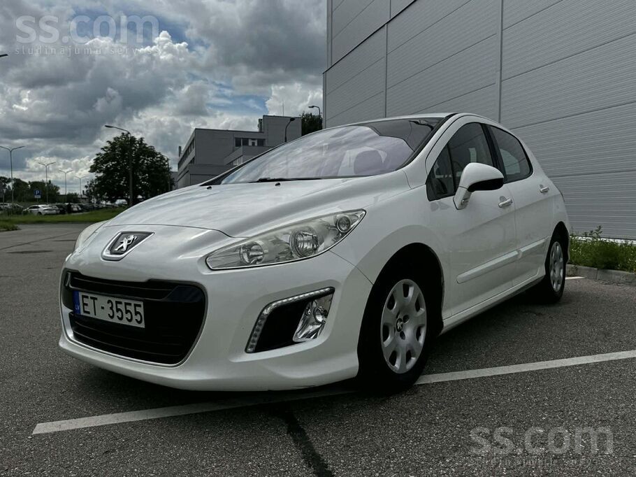 Pārdodu labu mašinu, feislifta modelis.
Labā vizuālā un tehniskā kārtībā.