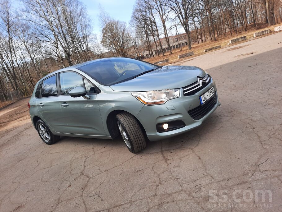 Pārdodam savu jauko Citroen C4, kas tika iegādāts jauns latvija. Pārdodam sa