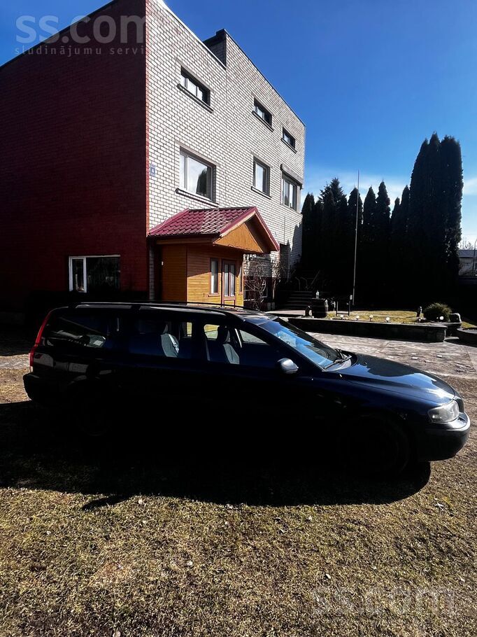Pārdodu uzticamu zviedru tanku – Volvo V70, 2000. gada, 2.4 dīzelis. 

Aut