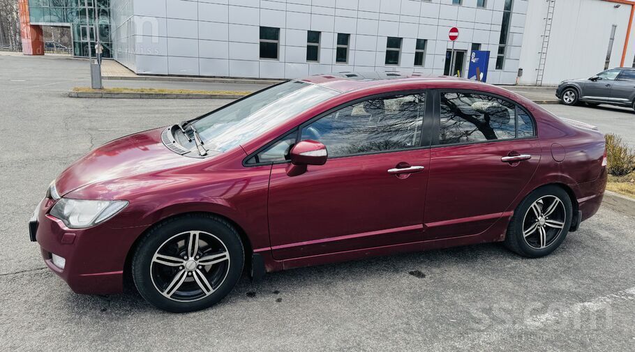 Pārdod Honda Civic 1.8 benzīns, automāts, 2007. gads.
Uzticams un pārbaudī