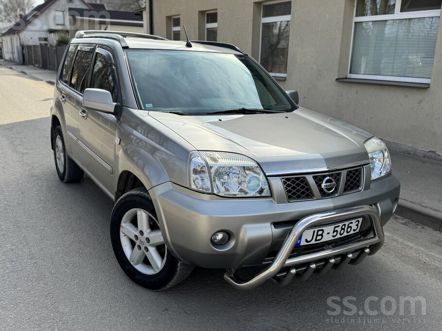 Pardodu Nissan X Trail, 2.2 dizelis , 4x4 pilnpiedzina, 6.pakapju manuala at