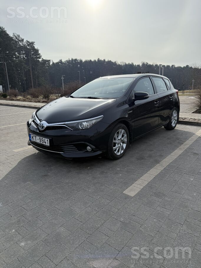 Toyota Pārdodu Toyota Auris benzīns/hibrīds. Auto ir kopt