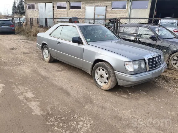 Mercedes Pardodu mercedes-benz 300 kupeju, ar 3.0 benzina d