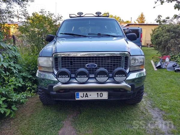 Ford Pārdodu savu brīvdienu auto.