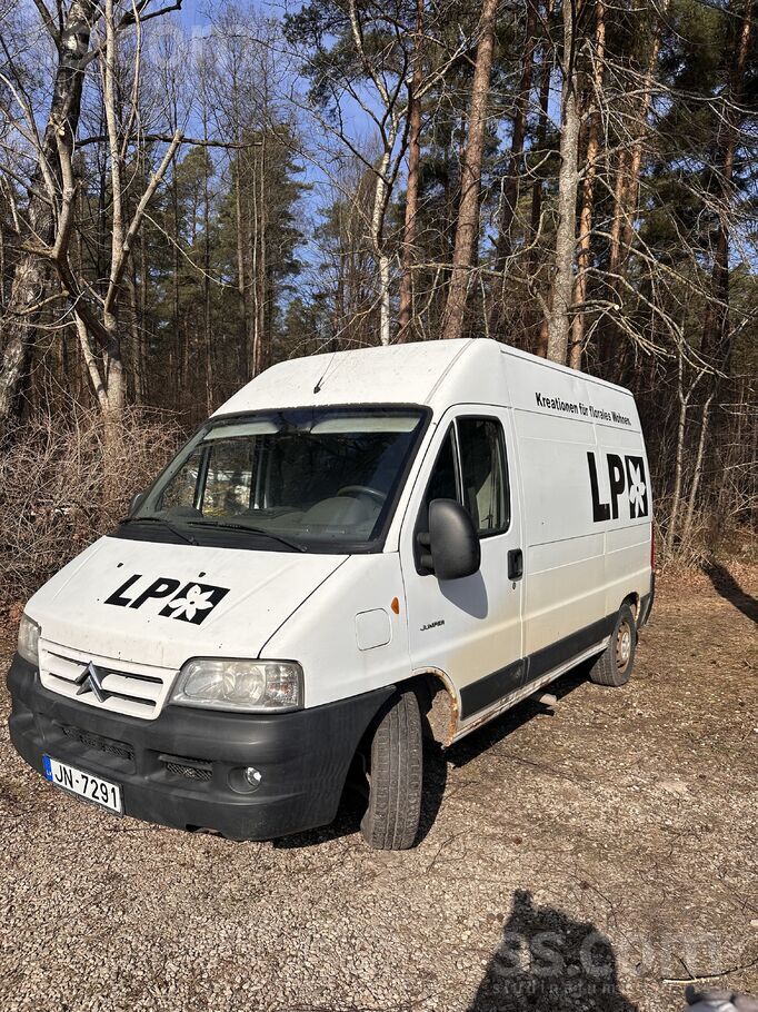 Auto normālā stāvoklī. Sīkāks info pa telefonu.