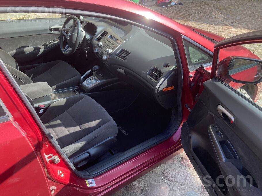 Honda Pārdod Honda Civic 1.8 benzīns, automāts, 2008, sv