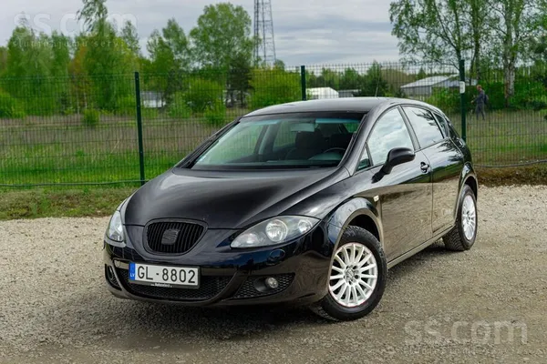 Seat Seat Leon ar 2.0 litru benzīndzinēju un automātisk