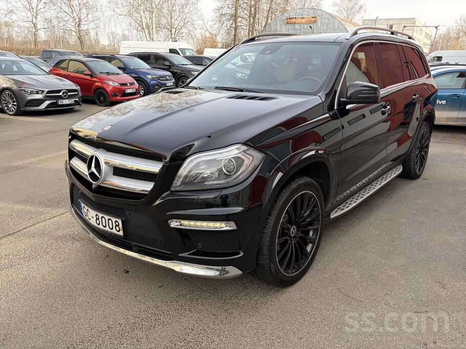 Mercedes-Benz Gl350 Bluetec 4 Matic Amg pakete , gaišs salons , 7 sēdvietas,