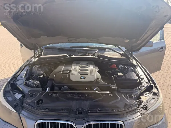 BMW Tiek pārdots ģimenes auto . Tiko izieta tehniskā a