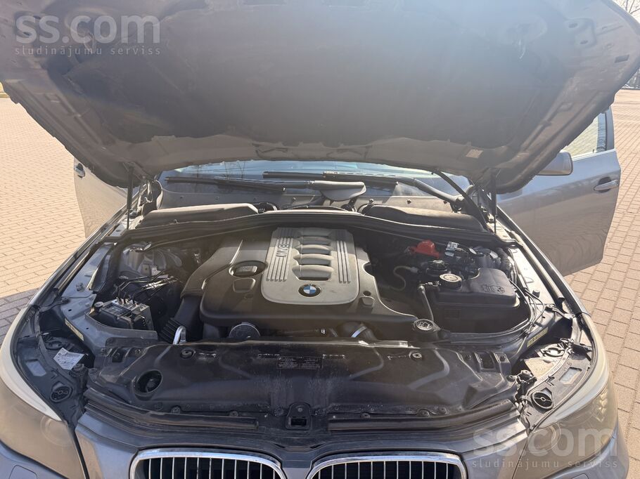 Tiek pārdots ģimenes auto tehniski labā stāvokli , ir nelieli vizuālie defek