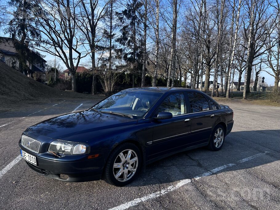 Volvo Pārdod komfortablu un uzticamu Volvo S80 labā stāv