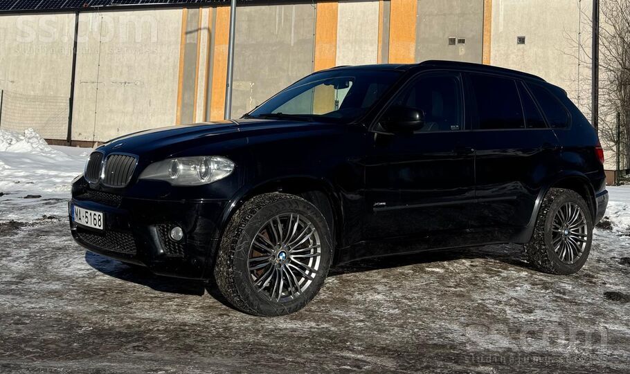 Pārdodu labi uzturētu un koptu BMW X5, lieliskā tehniskā un vizuālā stāvoklī