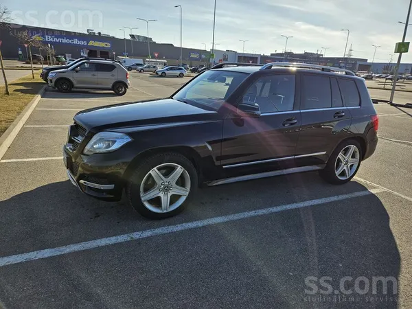 Mercedes Mercedes-Benz Glk, Facelift modelis – teicamā stāv