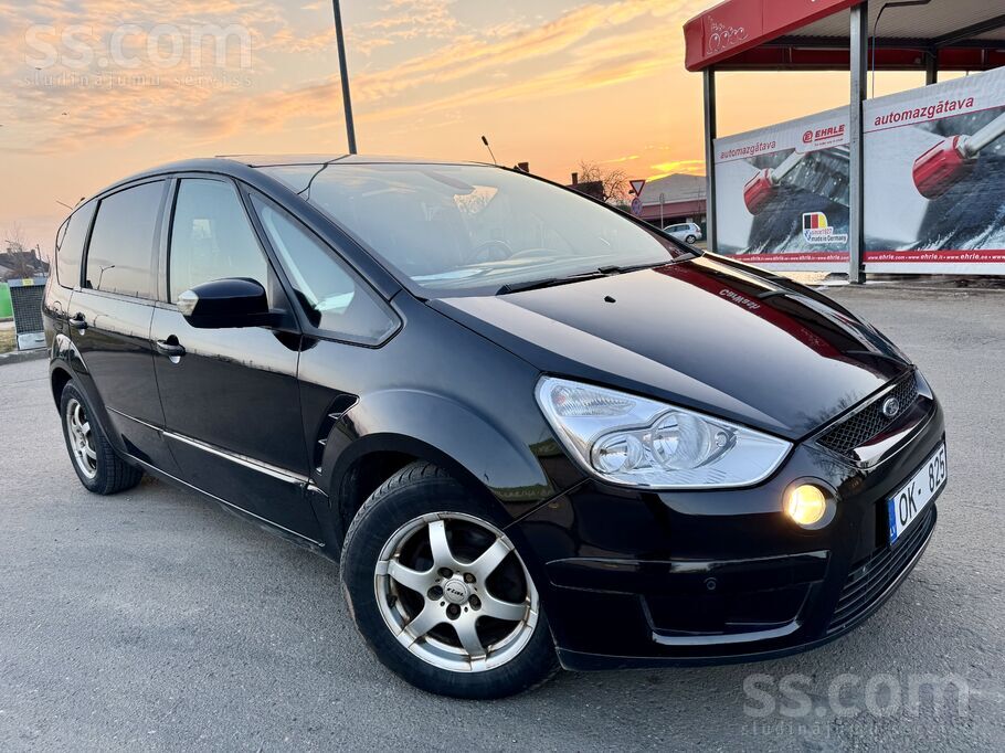 Ford Авто в отличном состоянии , в хорошей комплектации