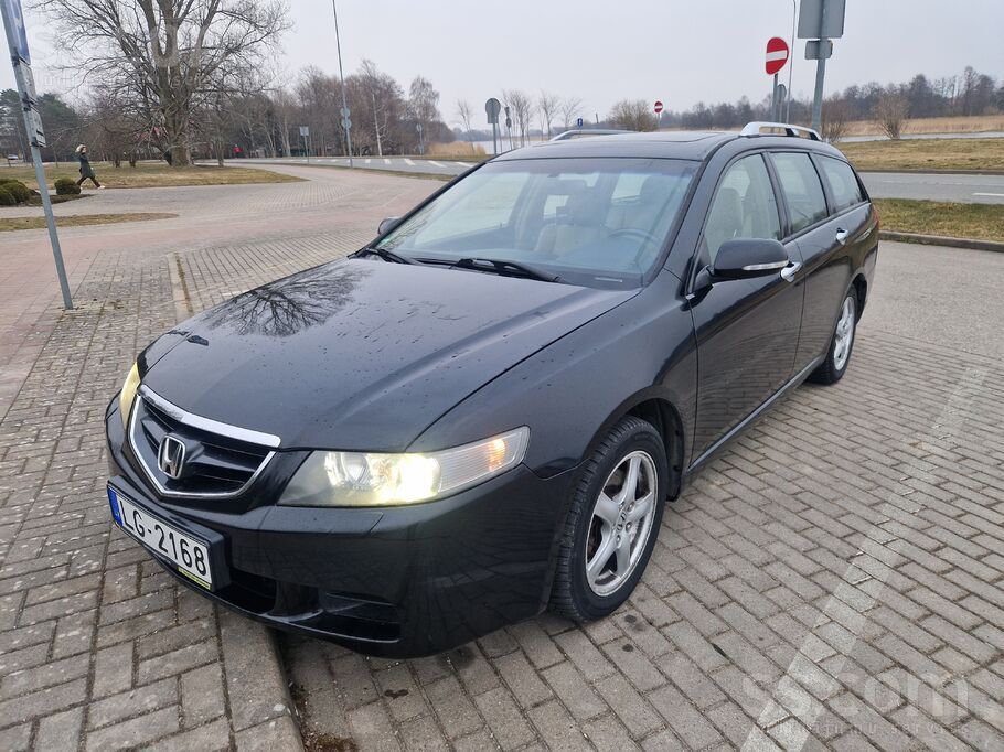 Pārdod Honda accord 2.2dīzelis
Auto ļoti labā darba kārtībā.
Tehniski uzt