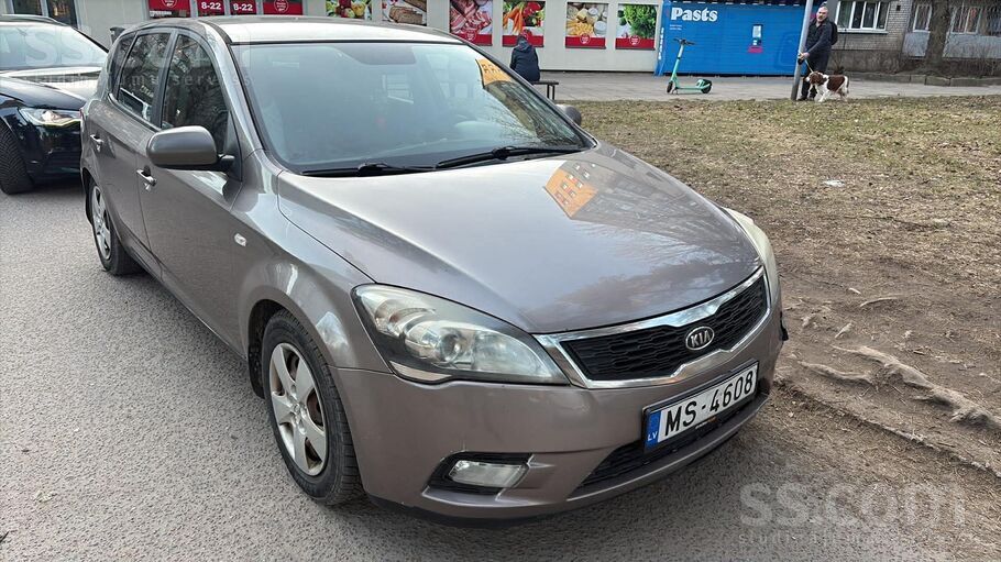 Продаётся или обмен с Вашей доплатой.
Продаю так как необходим авто поболь