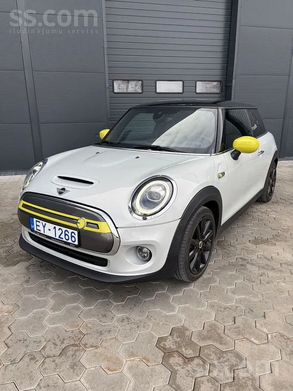 Mini Cooper SE elektroauto, ļoti labā tehniskā un vizuālā stāvoklī. Pirkts u
