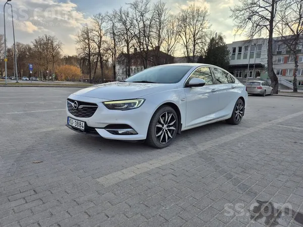 Opel Pārdodu auto labā tehniskā stāvoklī Opel Insignia