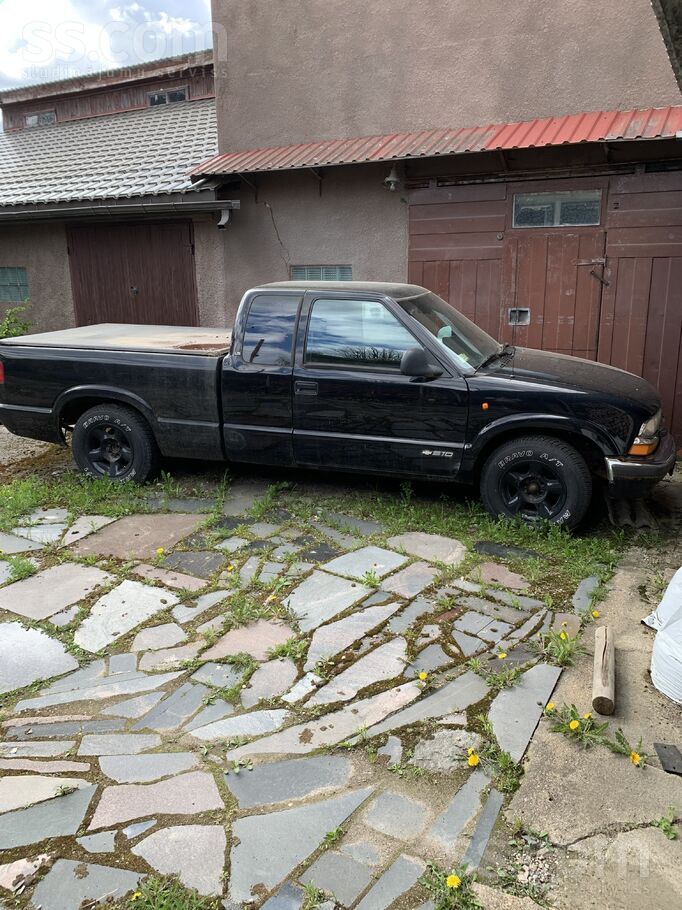 Chevrolet Aizmugures piedziņa. Mašīnai vajadzīga apkope, nos
