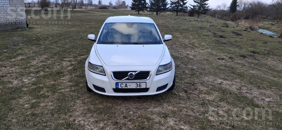 Volvo Pārdodu savu Volvo v50 facelift 2.0 dīzeli ar 6 āt