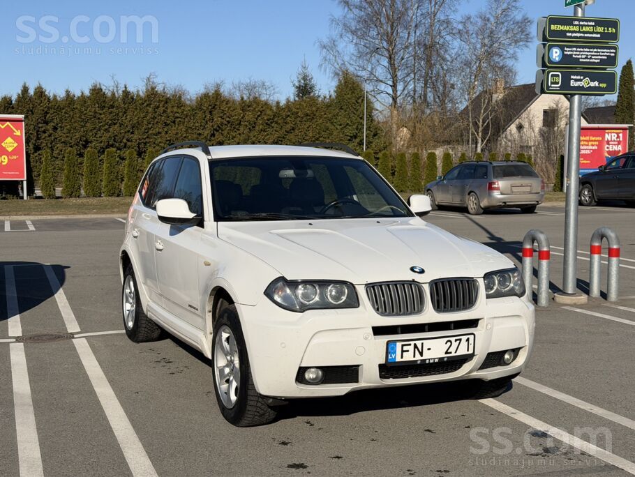 Izcils premium klases auto baltā krāsā, ar tehnisko apskati līdz 15.01.2027,