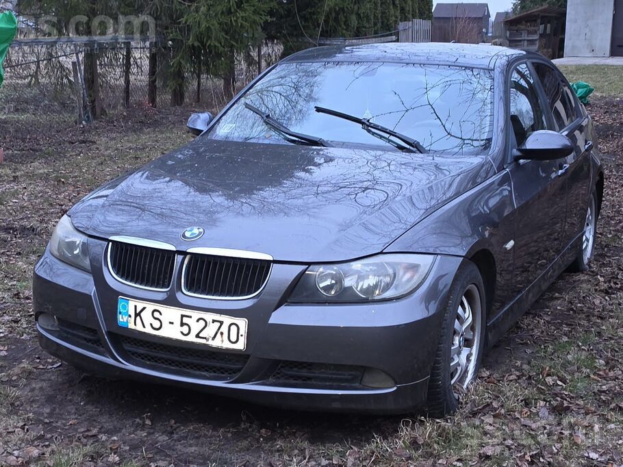 BMW Bmw320D, ir vizuāli defekti.