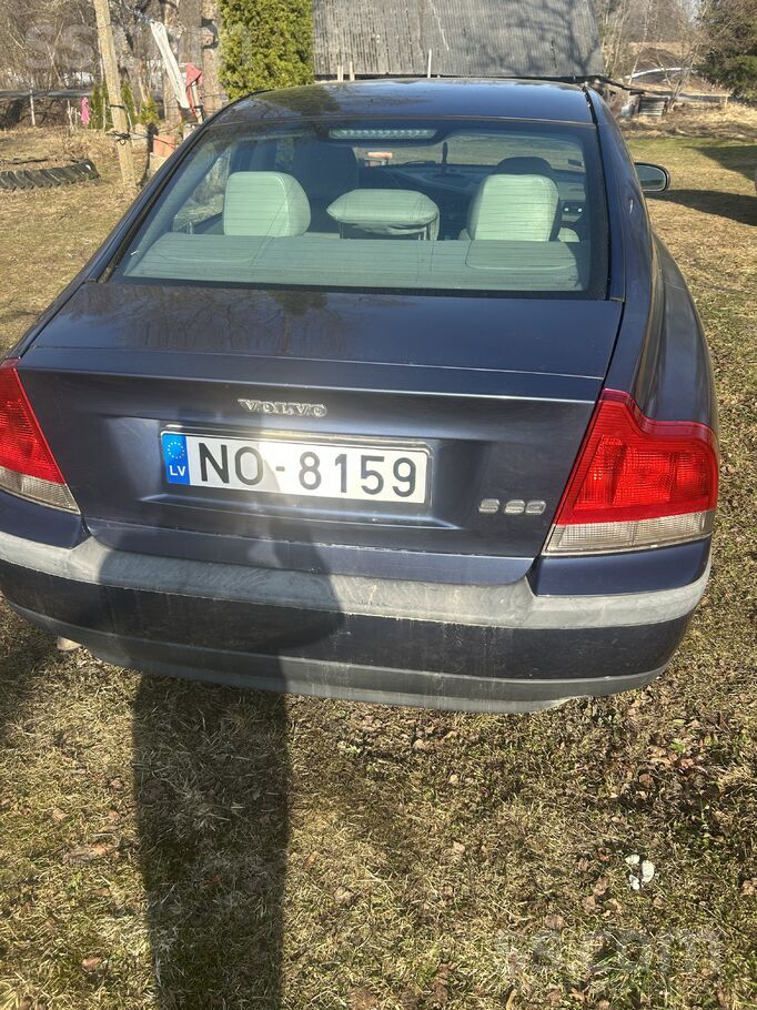 Tiek tirgota Volvo S60, rūsas nav sīkāk pa tel.