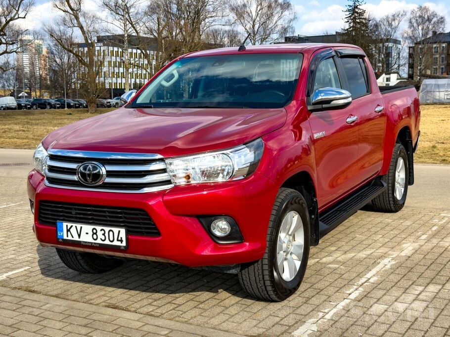 Pārdod Toyota Hilux 2.4 dīzelis, 110kw, 4x4, automātiskā Ātrumkārba. 

Aut
