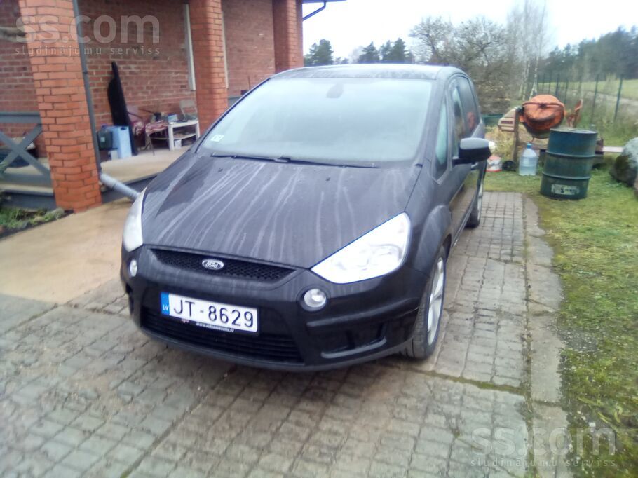 Šobrīd lētākā braukšana. Divi riepu komplekti, ziema/vasara. Cena apspriežam