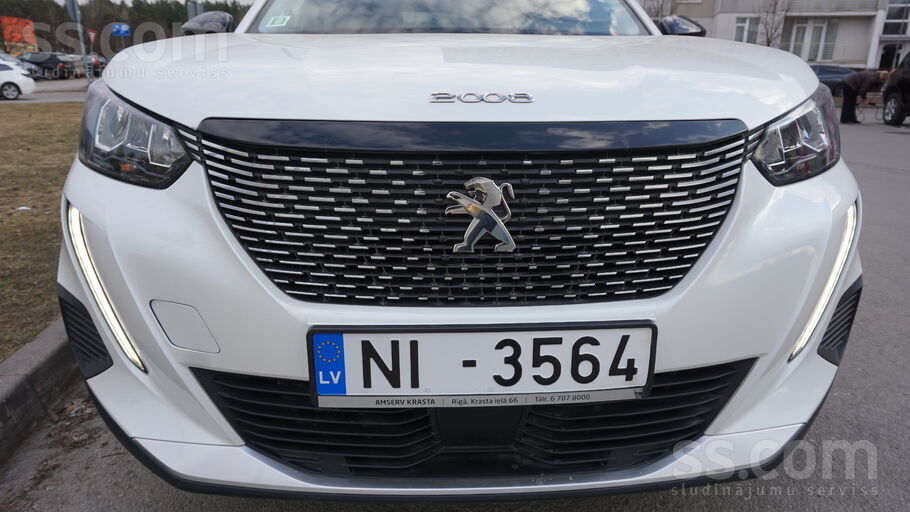 Продаю автомобиль 2022г. Peugeot 2008 Allure Pack Puretech 100. 1.2 бензин,