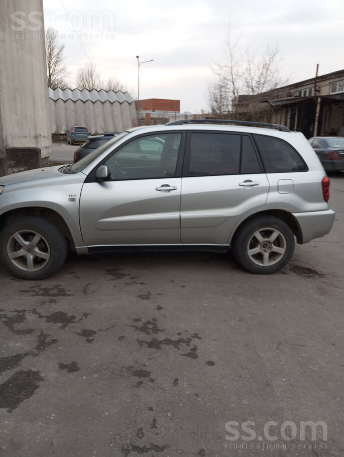 Pārdod Toyota Rav 4, Jauna bāka, tiko mainītas bremzēs, jaunas ziemas riepas