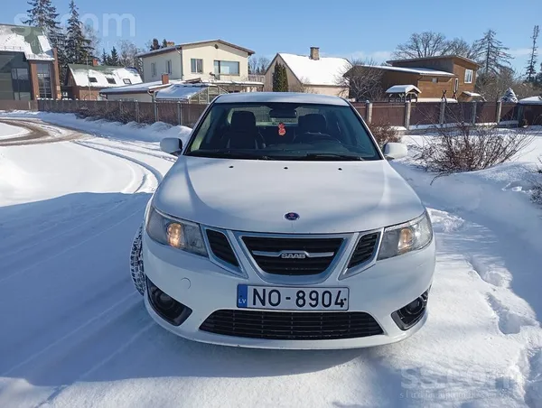 Saab Viss iet, sēdies un brauc. Vizuāli minimālas rūsas