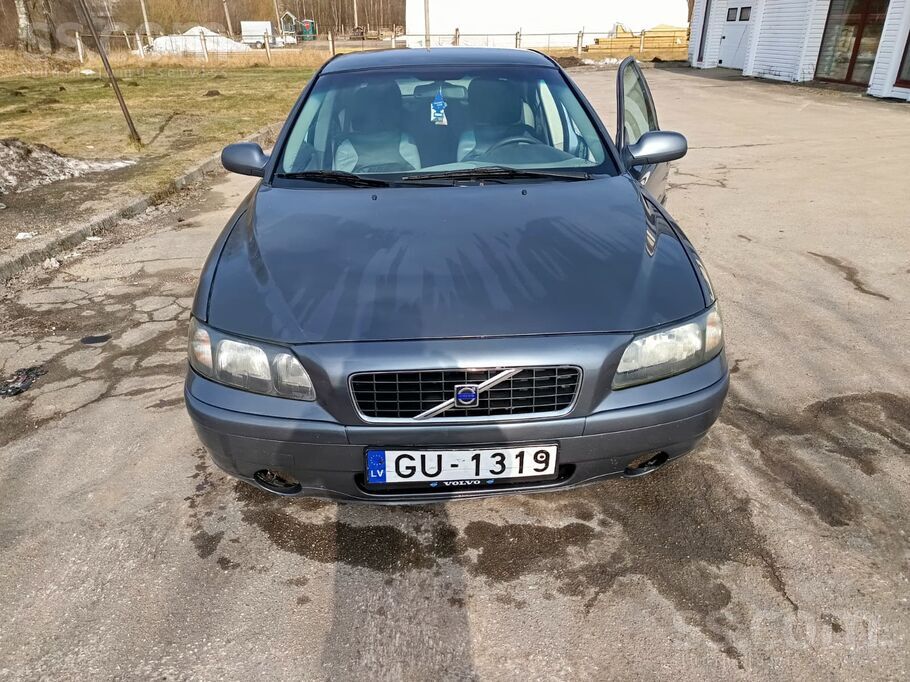 Volvo Automašīna ir labā tehniskā stāvoklī. Jaunas visse