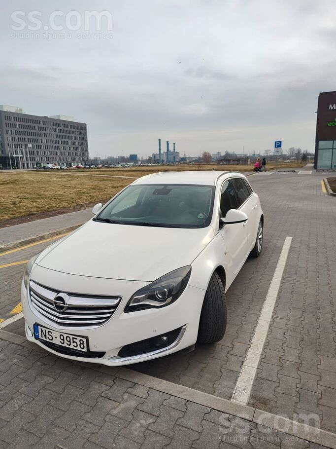Pārdodu labu Facelift Opel Insignia Sports Tourer SW ar 2.0 dīzeli, komplekt