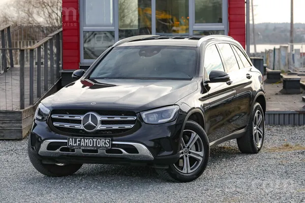 Glc 200 4Matic 197 Ps

- 82 000 km

- ādas salons
- apsildāmi sēdekļi