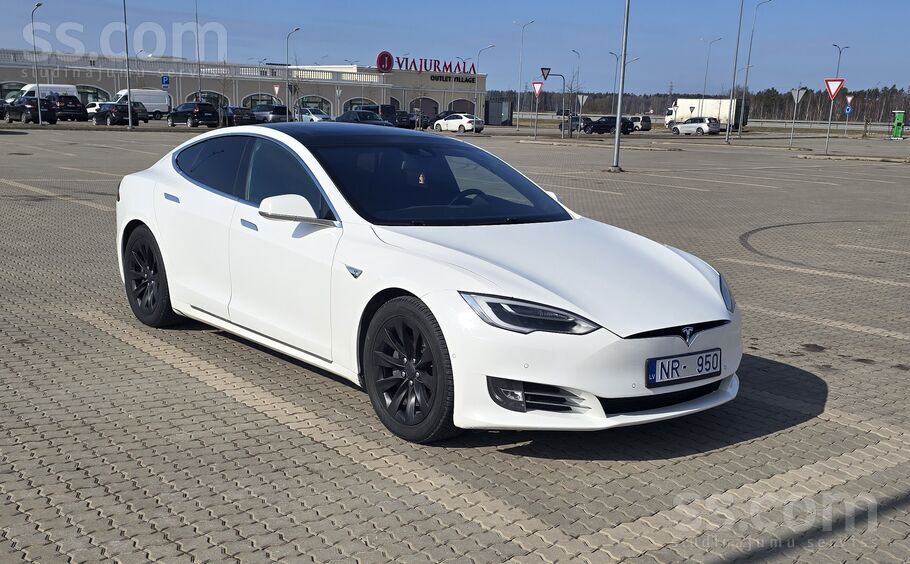 Tesla Model S 90D Awd, 4x4
Auto teicamā stāvoklī, veikta apkope, svaiga tehniskā ap