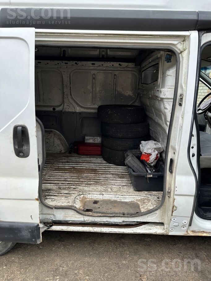 Tirgojas darba autiņš ar 1.9 dīzeļa motoru, atrodas Aizkraukles, Madonas nov
