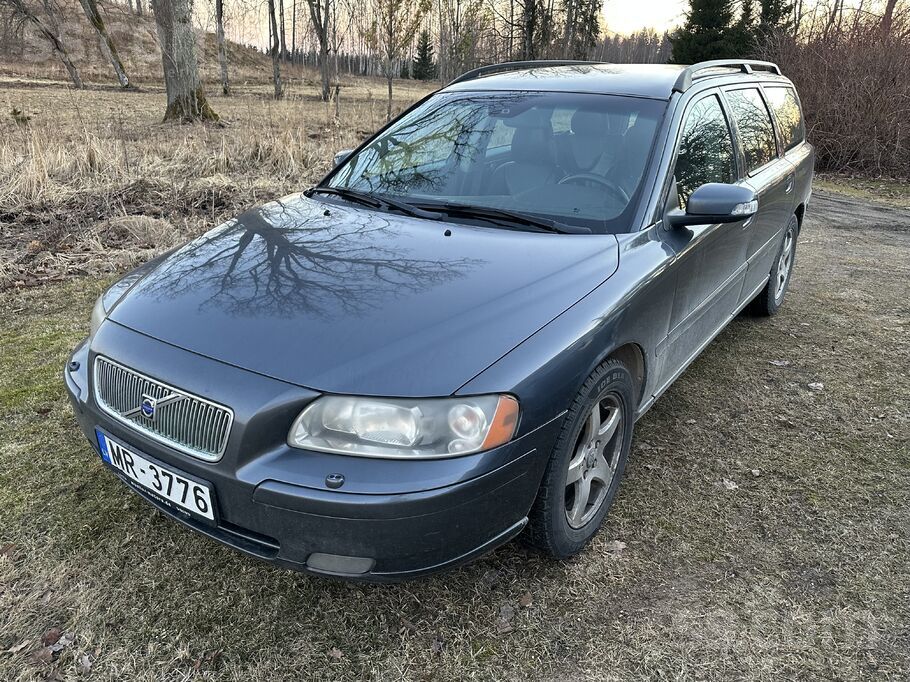 Volvo Pārdodu īstu darba mašīnu - leģendāro Volvo V70. 