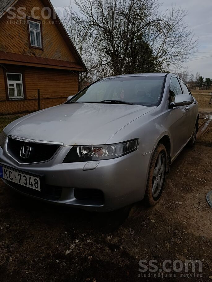 Normals auto. ir vietām rūsa. daudz kas pamainīts ( jauna degvielas bāka, no