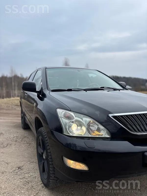 Lexus Sakarā ar cita auto iegādi, pārdodu uzticamu autom