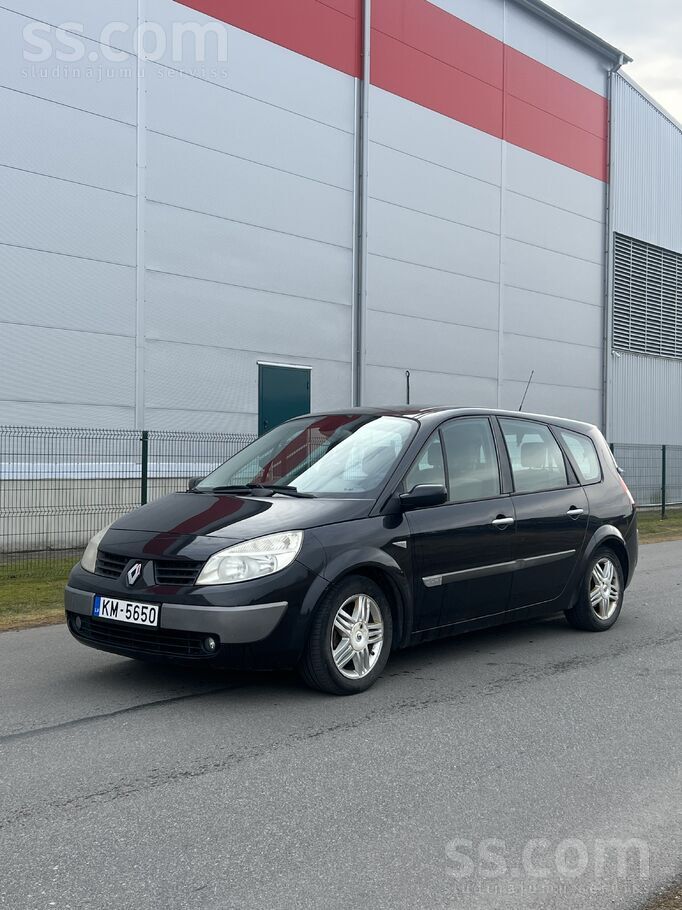 Pārdodu ekanomisku auto.
Gāze un benzīns strādā
Automātkarba arī strādā b