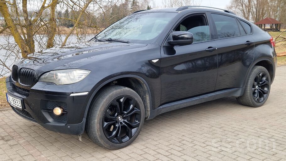 X6, 210kw. Black sapphire-metallic.
Ta-0 teicamā tehniskā stāvoklī.
Apko